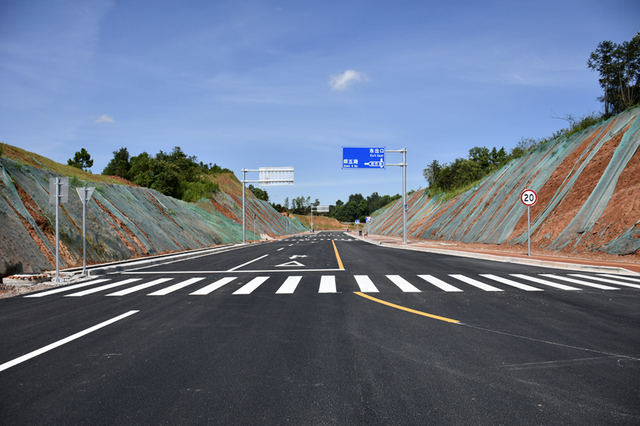 黄花综合保税区b,c区建设项目园三路,综四路,园五路道路工程_湖南北山